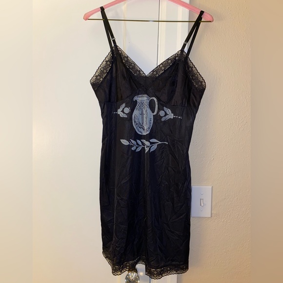 Beautiful Block Printed Vintage Slip - Picture 2 of 3